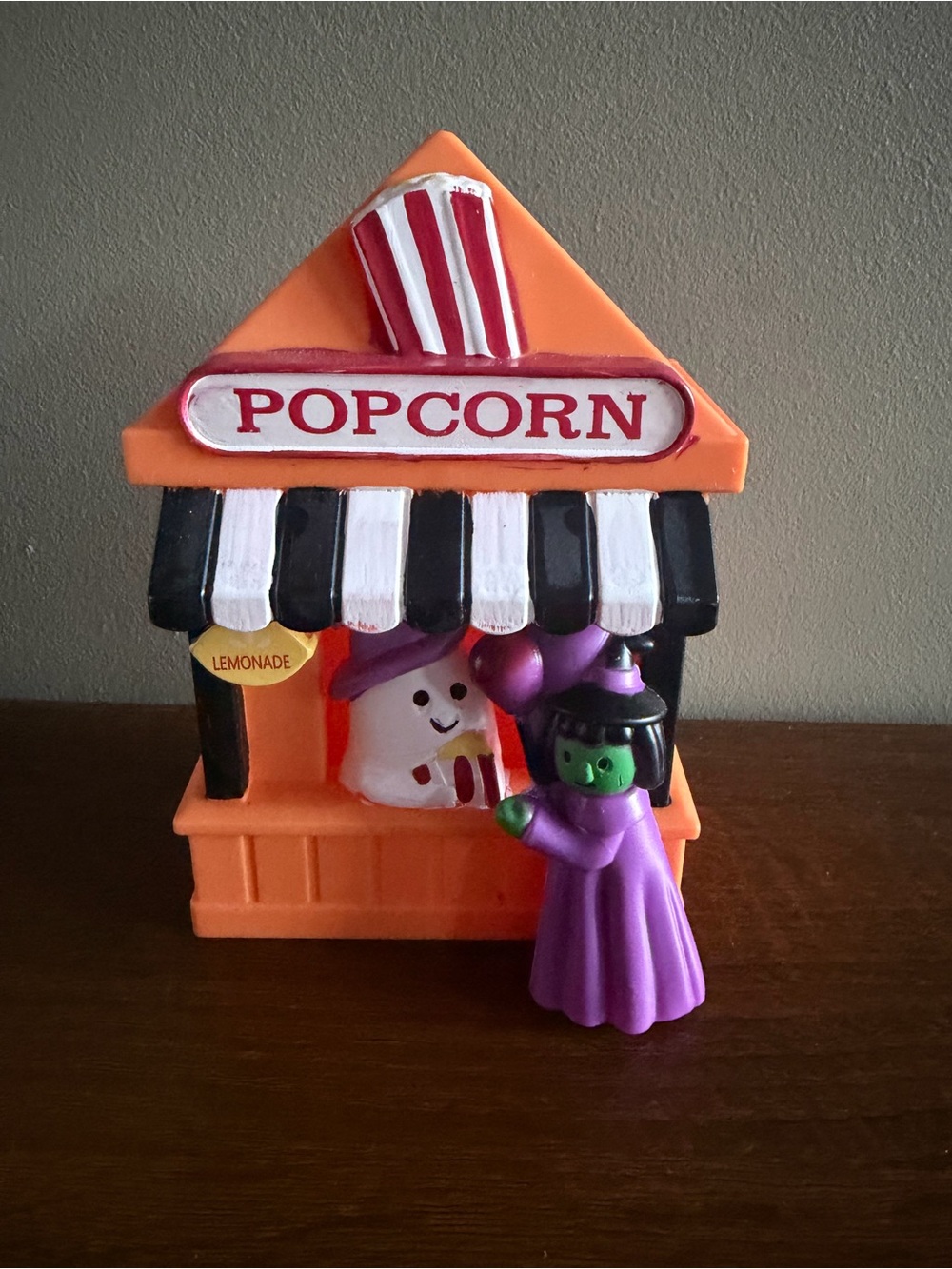 Target Bullseye Playground Halloween Popcorn Stand - Orange and Purple